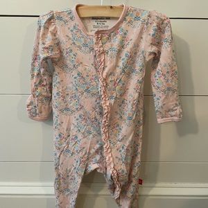 Magnetic me pajamas 0-3 months